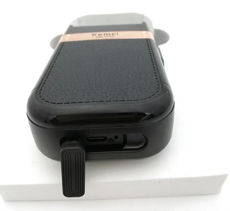 Kemei KM-2024 аккумуляторная бритва для мужчин с USB зарядкой поршневое лезвие моющаяся