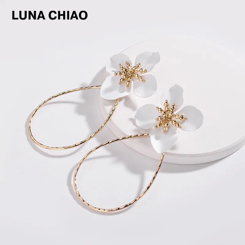 A0188WT LUNA CHIAO модные дизайнерские черные Матовый Лакированный цветок лепестки большой подвес, капля воды цветочные Эффектные серьги - Окраска металла: A0188WT