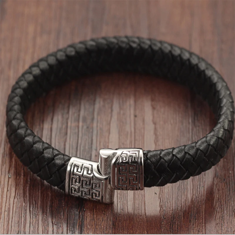 Personality Man Titanium Male Black Clip Bracelet Leather Inverted Insertion Of Magnetic Button |
