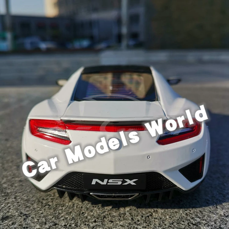 Литая модель автомобиля для KengFai NSX LHD 1:18(белый)+ маленький подарок
