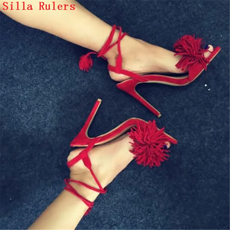 Женские замшевые сандалии гладиаторы с бахромой на высоком каблуке