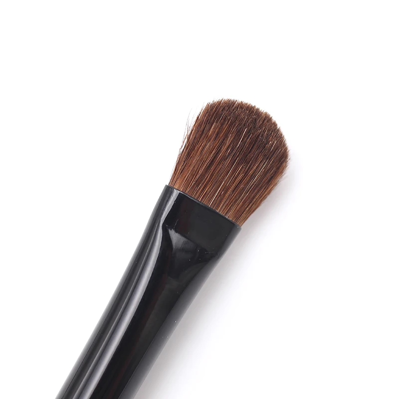Профессиональная мягкая кисть для теней среднего размера с длинной деревянной