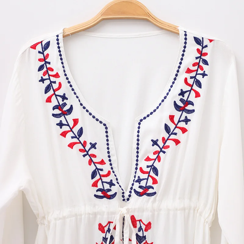 Женское пляжное платье-парео с вышивкой белое свободное платье длинным рукавом