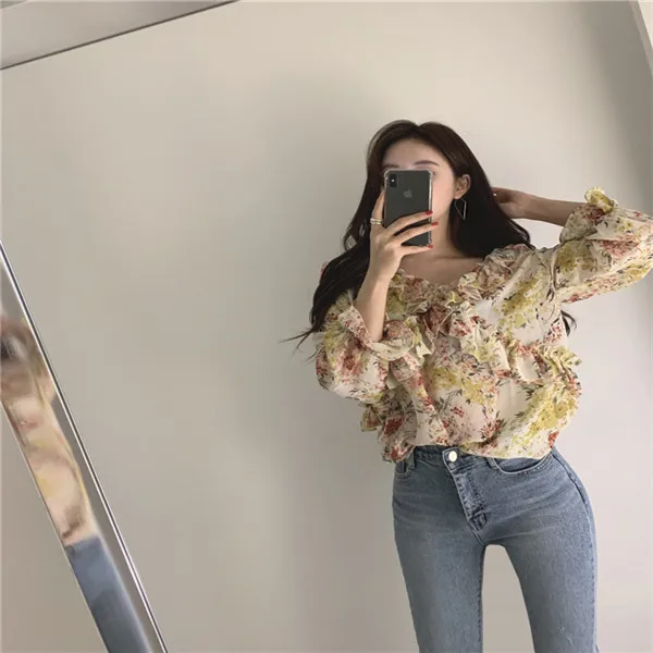 Бежевый RUGOD три четверти рукав Для женщин блузка с v-образным вырезом, с принтом в виде бабочки, с длинными рукавами с оборками; модная женская обувь «Гладиатор» с ремешками Для женщин блузка - Цвет: Бежевый