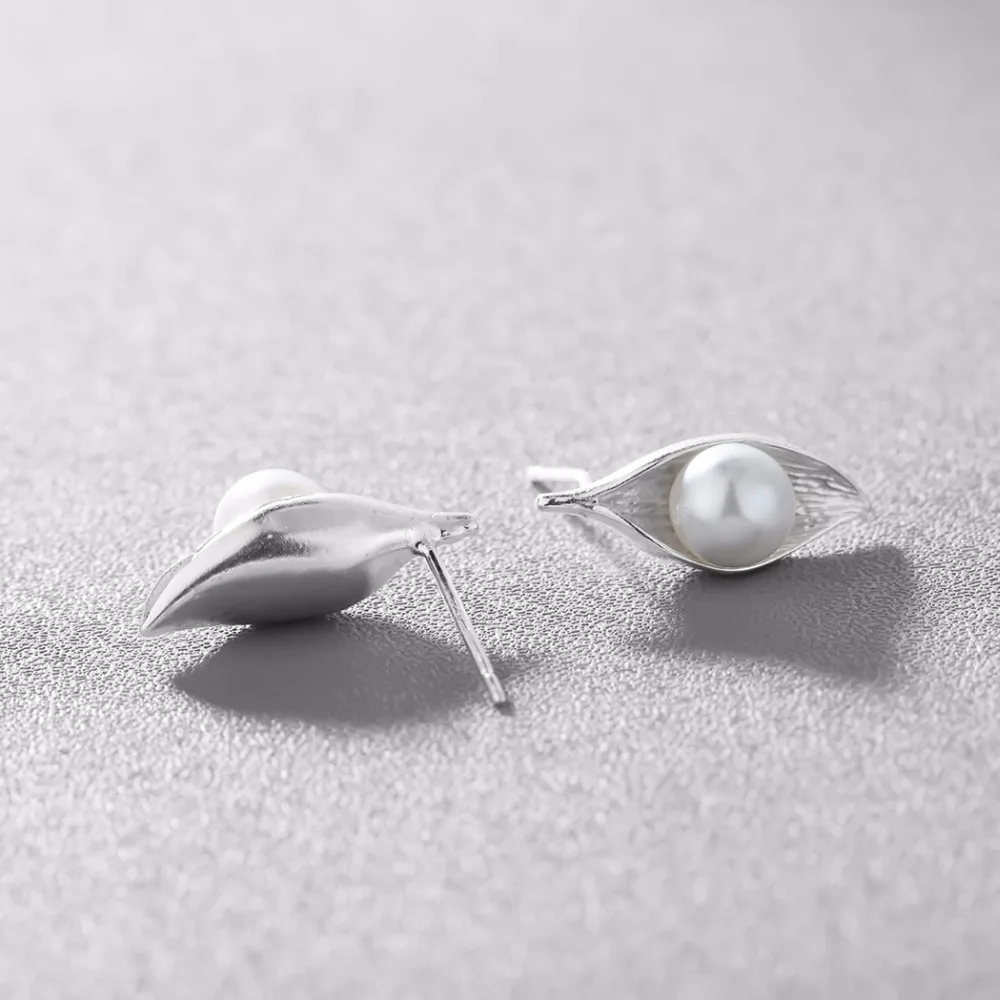 Женские серьги-пусеты Kinitial Серебристые серьги в форме листа с имитацией жемчуга |