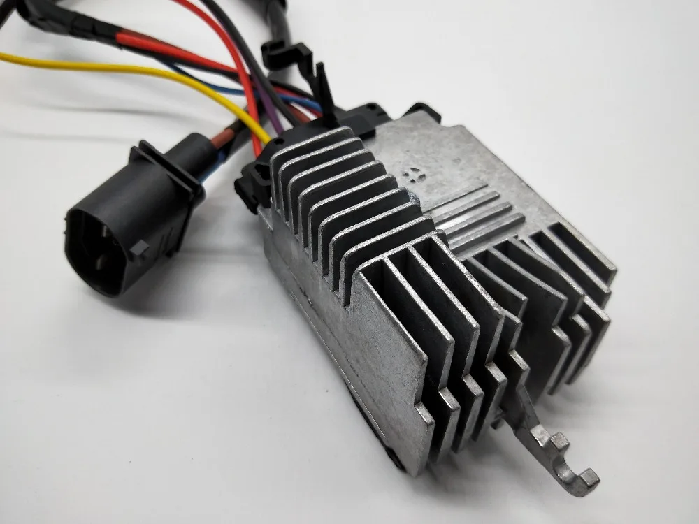 Модуль управления охлаждающим вентилятором SMD Radiato для Audi A6 C6 Skoda Octavia 2 0 TDI/TFSI 4F0959501E