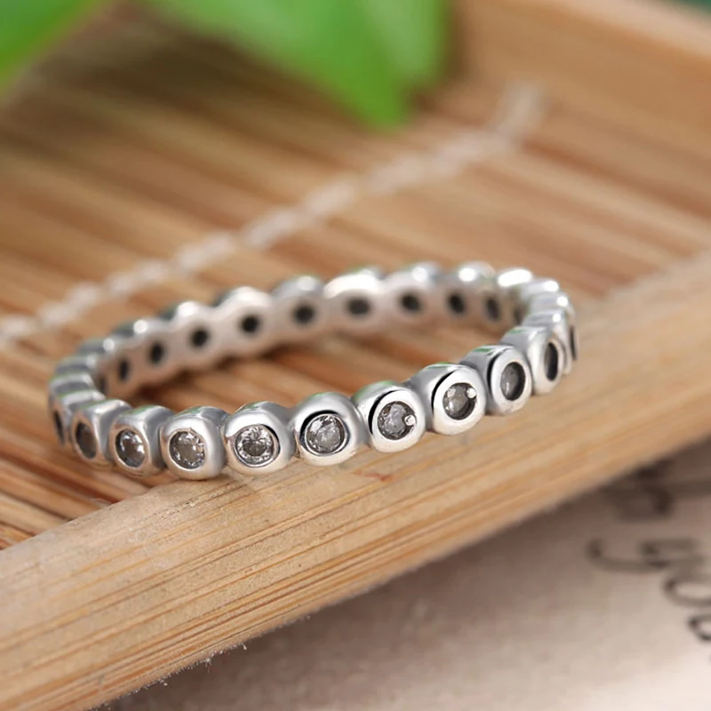 Женское кольцо на палец простое модное оригинальное посеребренное с прозрачным