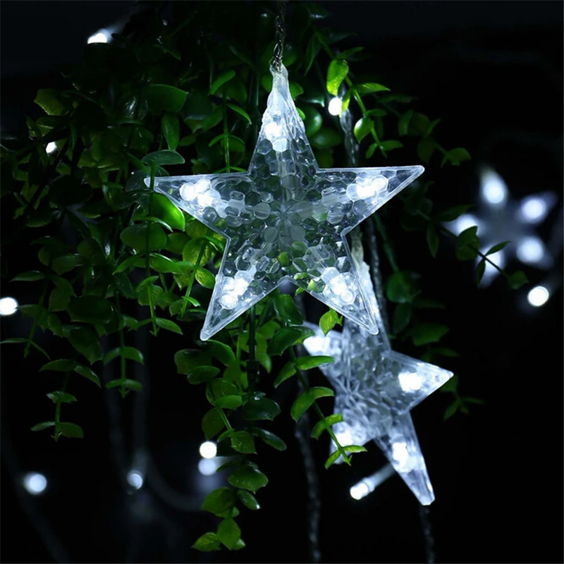 Светодиодный светильник украшенный рождественскими украшениями цветной