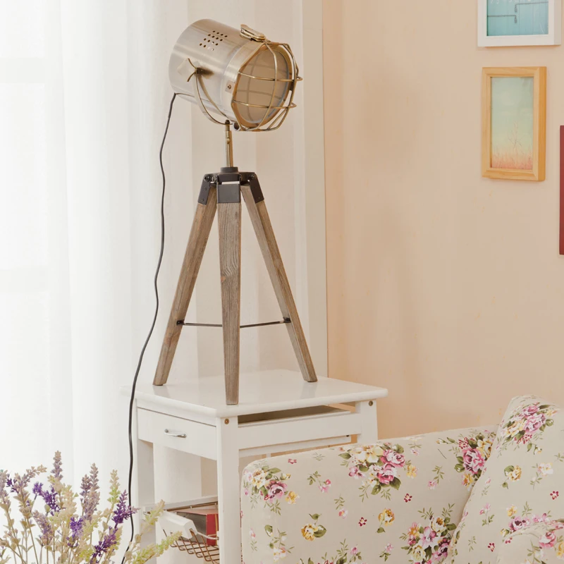 

European creative wooden reading lamp Searchlight station Eye lamp