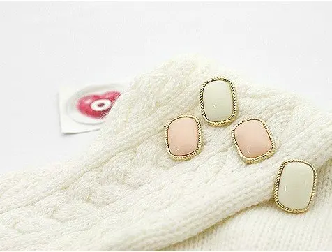 Модные популярные новые стильные очаровательные золотистые серьги гвоздики с