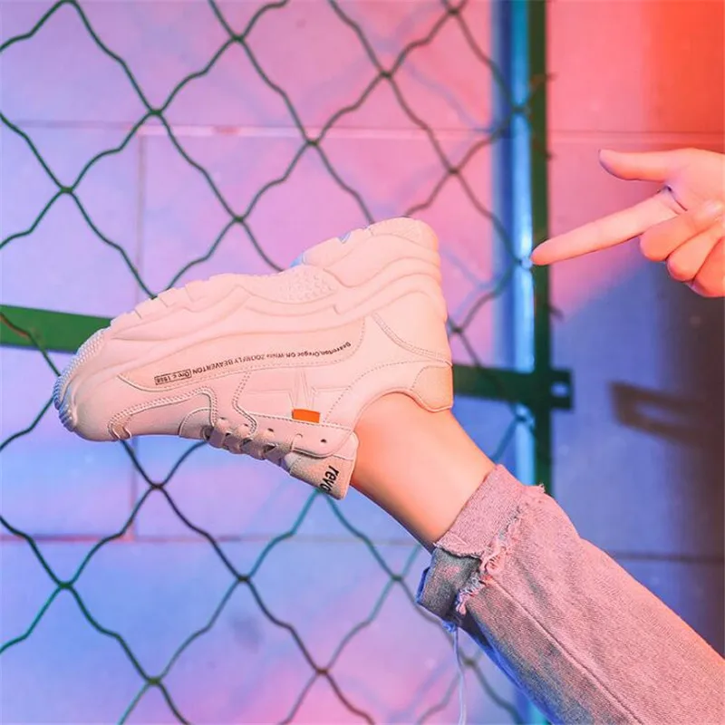 Женские кроссовки DIWEINI белые замшевые на платформе повседневная обувь весну 2019 |