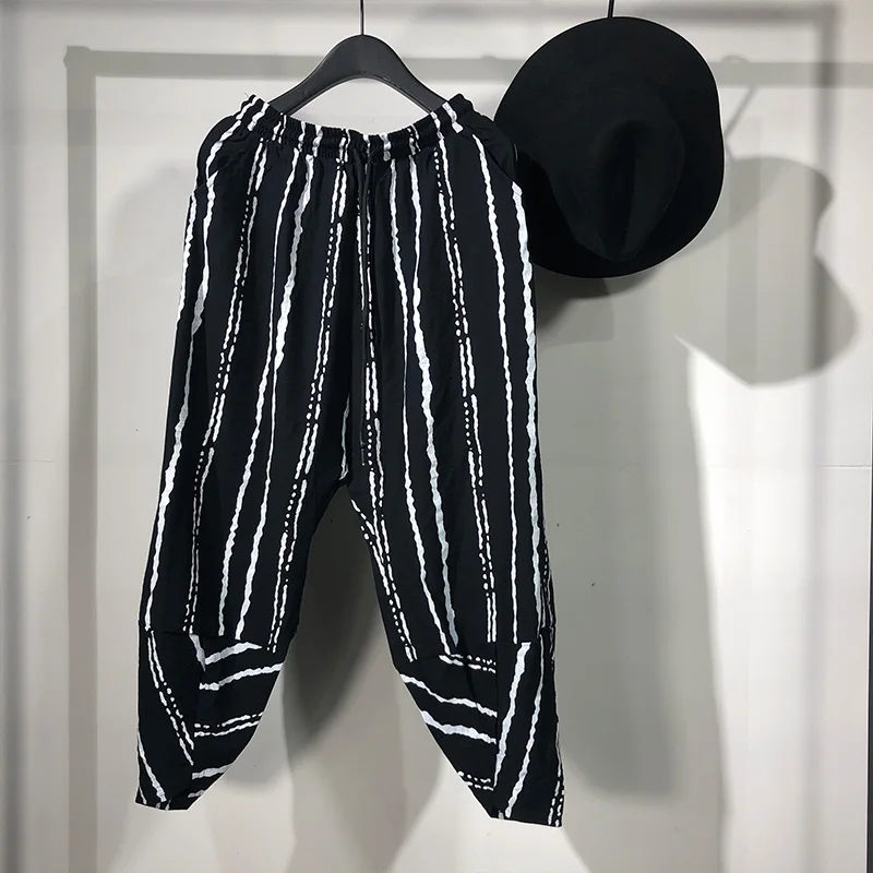 Брюки Haruki в черно-белую полоску с широкими штанинами на весну и лето 2019 | Мужская