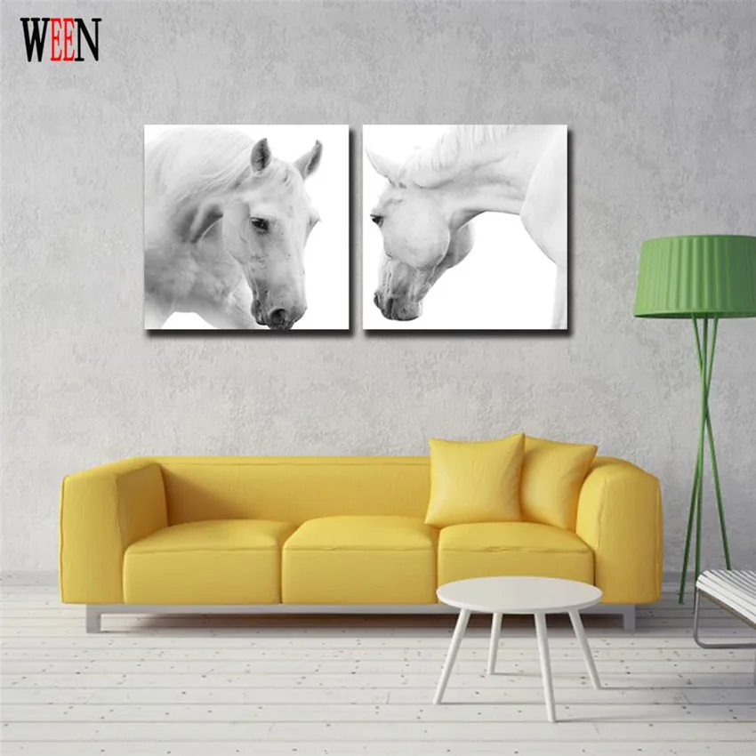 Настенная картина с изображением белой лошади в рамке декоративная для гостиной