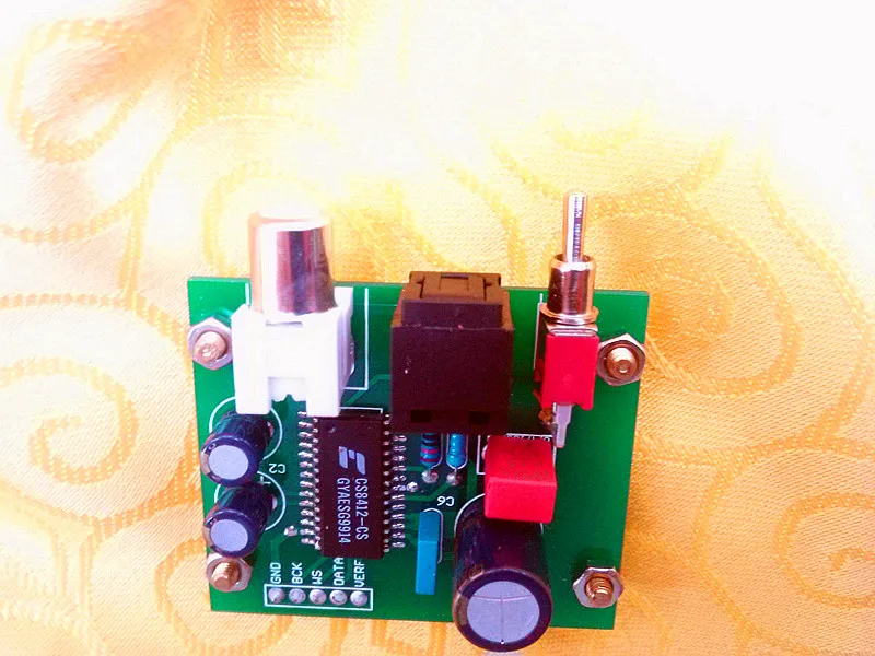 Собранная плата коаксиального оптического приемника к выходу IIS I2S CS8412 |
