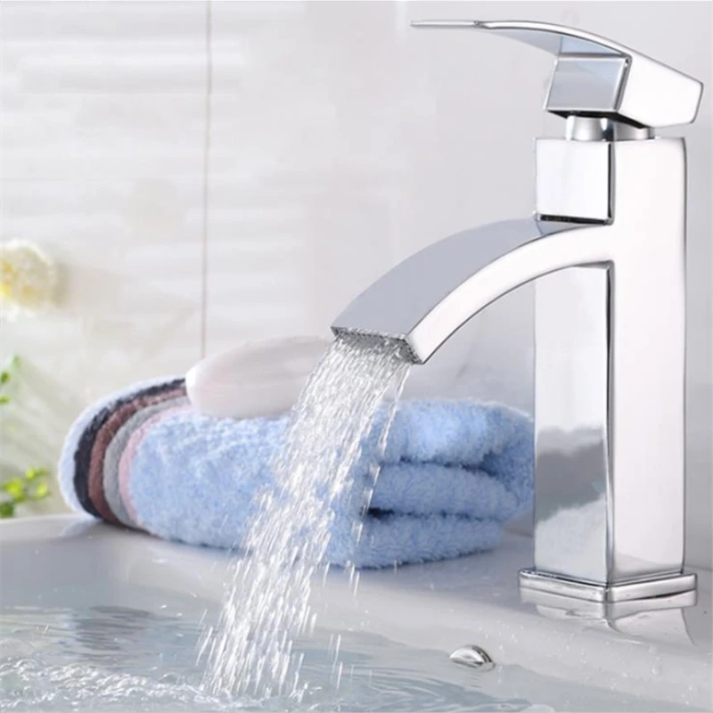 Смеситель для раковины в ванную комнату кран Водопад с креплением на
