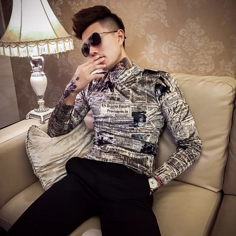 Мужская футболка с принтом газет повседневная Приталенная высоким воротником