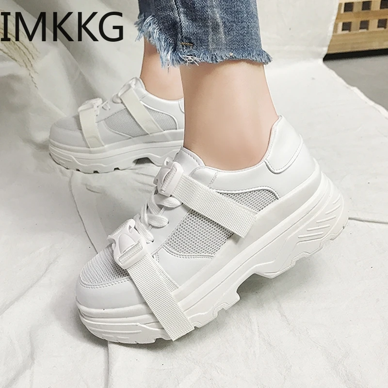 Женские кроссовки на платформе с пряжкой белые массивной дышащие S80095 | Обувь