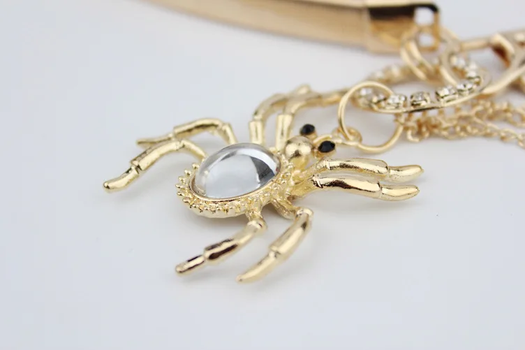 Женское эластичное платье с цепочкой и кристаллами Серебряное металлической |