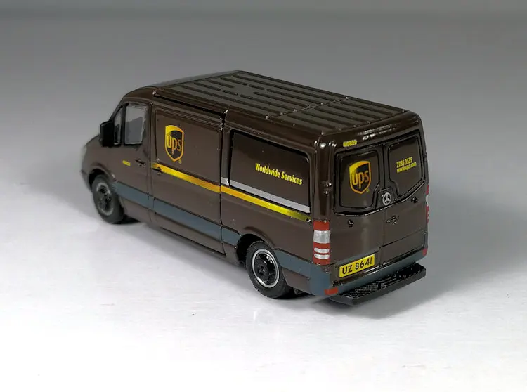 UPS откат посылка грузовик Размеры 8 см, 3 см, 3 см модель автомобиля