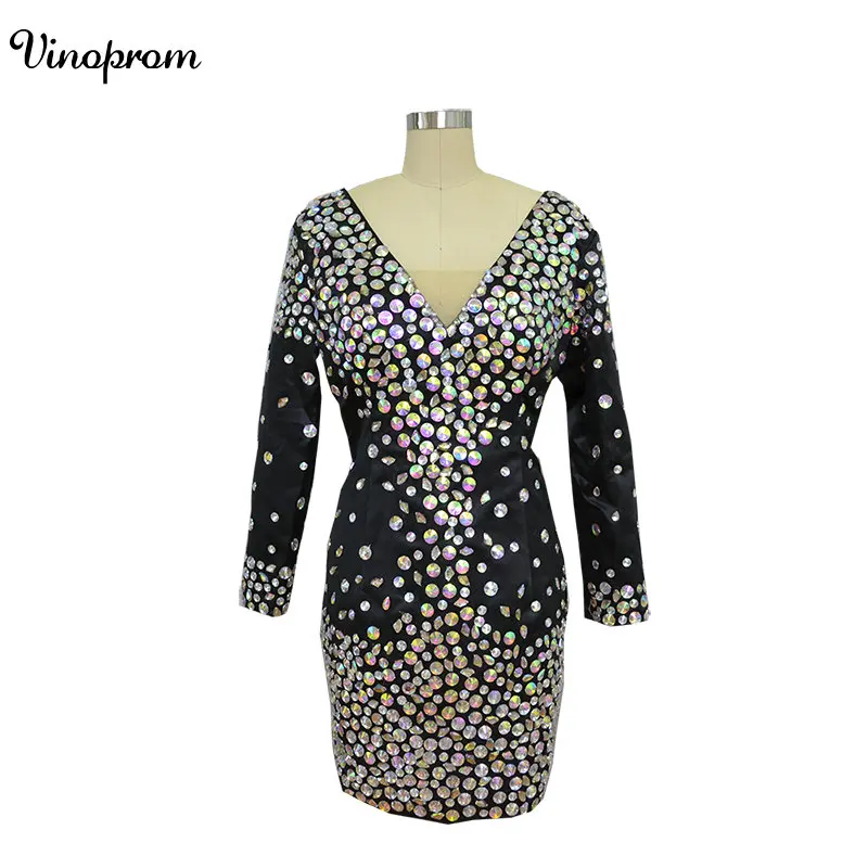 Атласное коктейльное платье трапециевидной формы с v образным вырезом и длинными