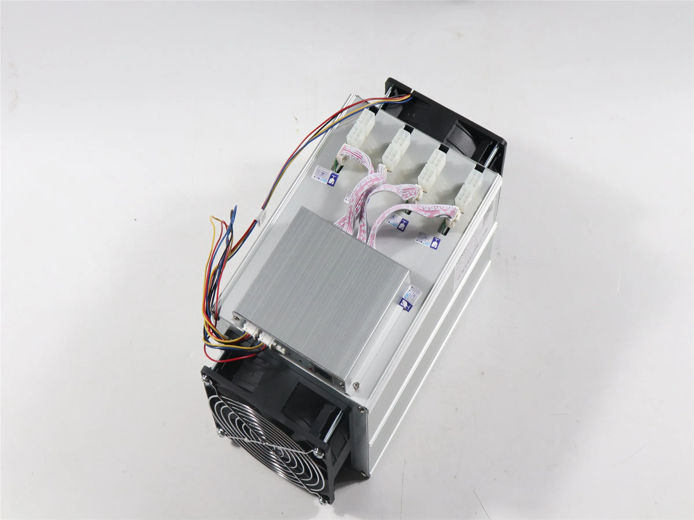 Б/у Ebit E9i 13,5 t Asic SHA-256 Биткоин BTC BCH Майнер экономичный, чем Antminer S9 S9j T9+ S11 S15 Z9 WhatsMiner M3 M3X