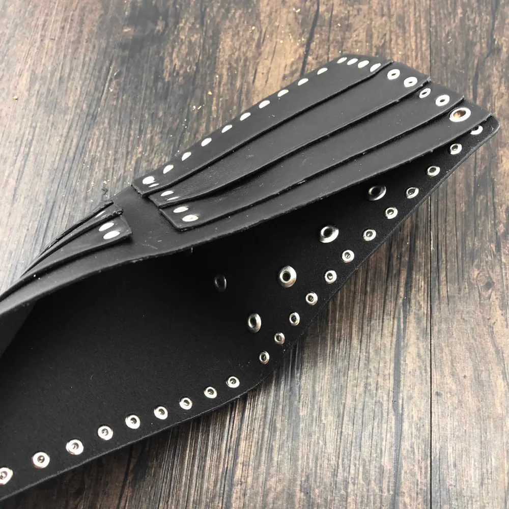 Кожаный кошелек в байкерском стиле с цепочкой со звездочками | Багаж и сумки