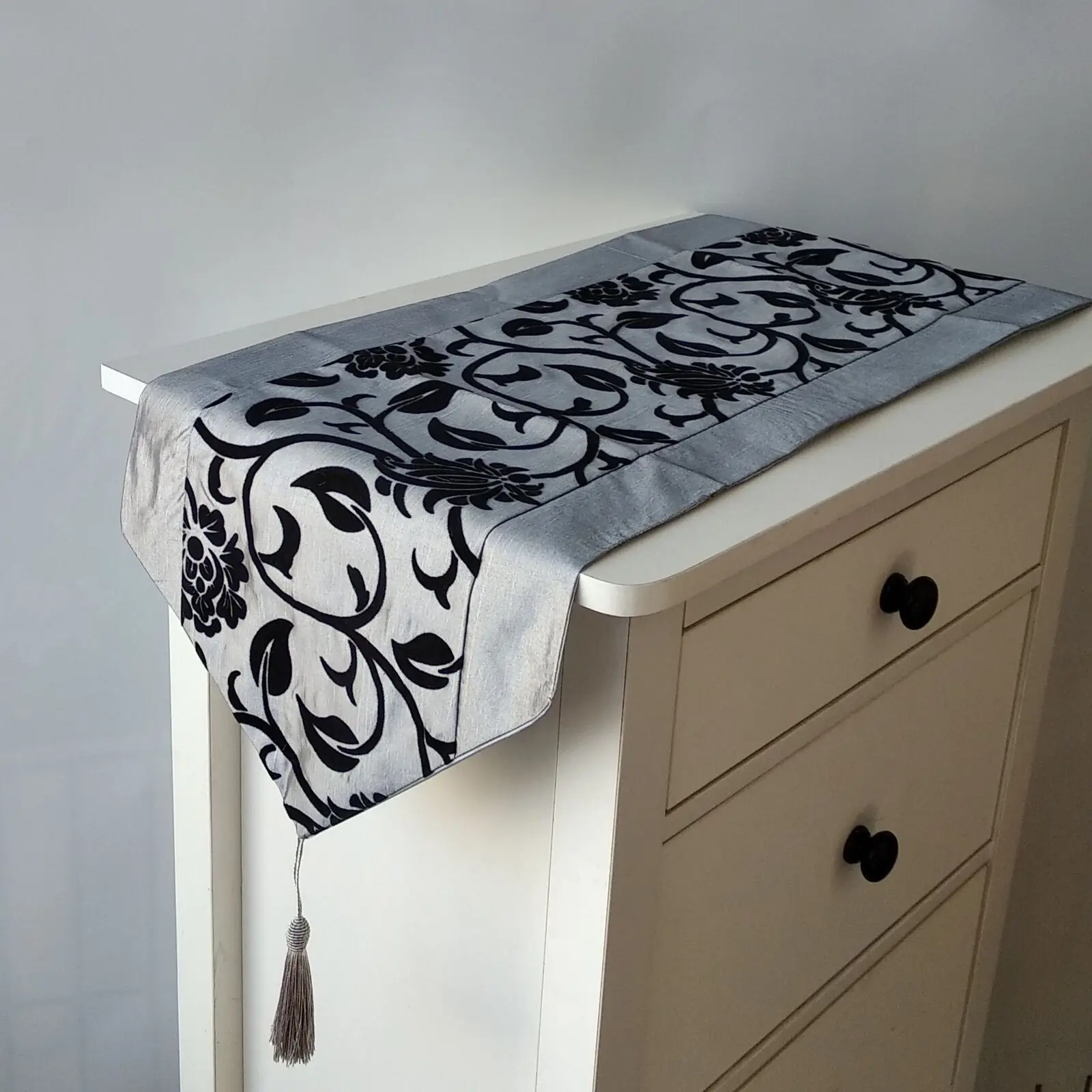 2019 Новинка Лидер продаж С бахромой и цветочным узором атласные настольные