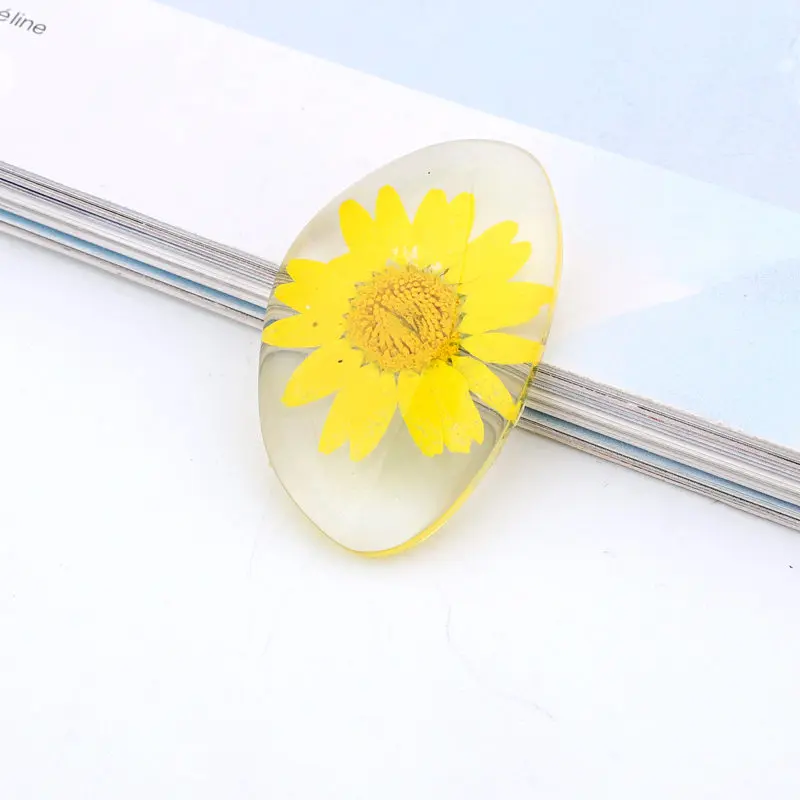 yellow 4 шт. милые прозрачные сушеные цветы маргаритки патч смолы ювелирных изделий амулеты нерегулярные серьги бусина кабошон ремесла Diy Изготовление - Цвет: yellow