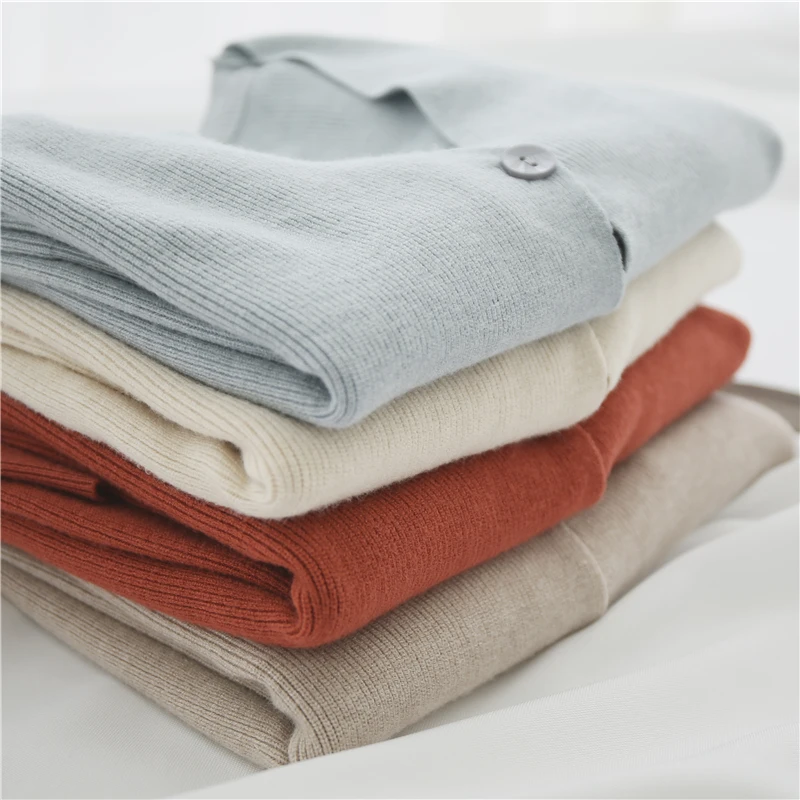 Свежий шикарный однотонный однобортный весенний базовый короткий вязаный