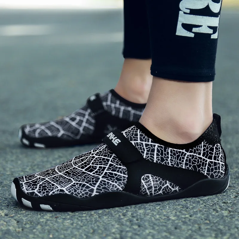 2019 new wading shoes four-sided leather quick-drying lightweight river swimming beach skin soft soled | Обувь