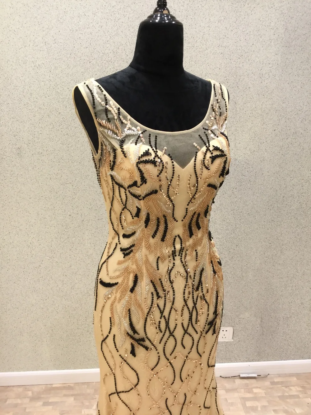 New Amazing 2020 Prom Dresses Scoop Sleeveless Vestido de festa Floor Length Beaded Tulle Mermaid Long Evening Dress