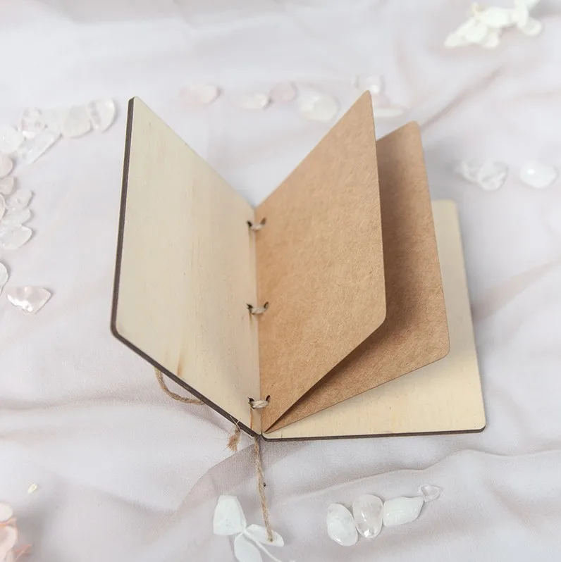 Из 2 предметов обещает книга благосклонности венчания жених и невеста клятва