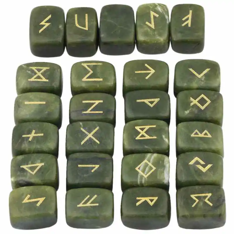 Green Jade TUMBEELLUWA 25 шт./компл. Руна камни гравировкой Старший ФУТАРК рунические алфавиты Wicca, с украшением в виде кристаллов Исцеление Рейки - Цвет: Green Jade