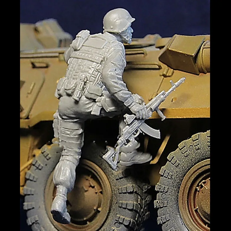 1/35 шкала Неокрашенная фигурка из смолы Современный русский полицейский FSB spetsnaz