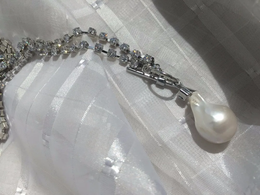 Полностью белое ожерелье Стразы с инкрустацией барокко и жемчугом из циркония