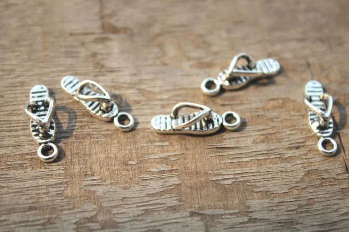 25pcs- Antique Tibetan Silver Flip Flop Charms Pendants 2 Sided Sandal Charm Jewelry Making 18x6mm | Украшения и аксессуары