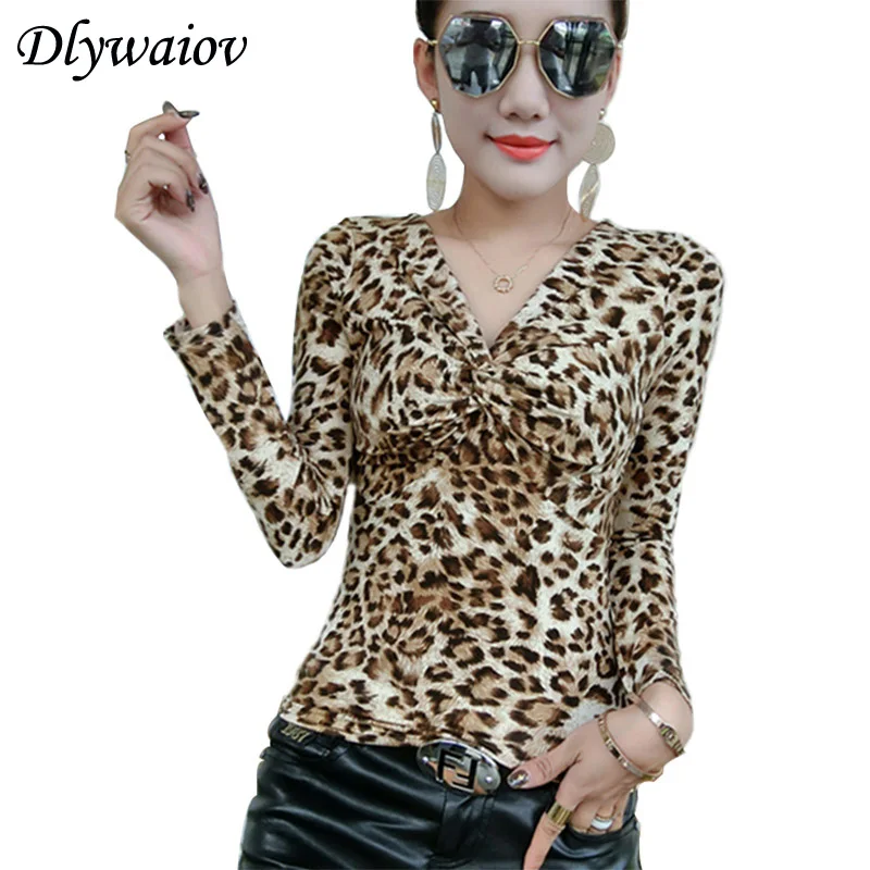 

Осенне-зимняя модная сексуальная золотистая бархатные леопардовые футболки с V-образным вырезом, женские топы, ретро обтягивающая Повседне...