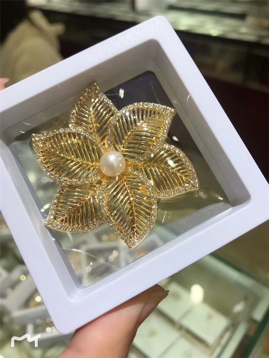 Fashion Natural High Quality Pearl Brooch Pin Classic Charming Noble Accessories Designer Brooches for Women Luxury |