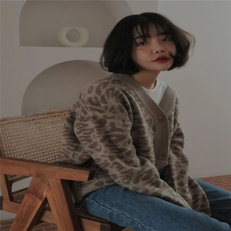 HziriP Women Knitted Sweater 2018 New Autumn Fashion Single Breasted Classic Leopard Print Cardigans V-Neck Female Outerwear |