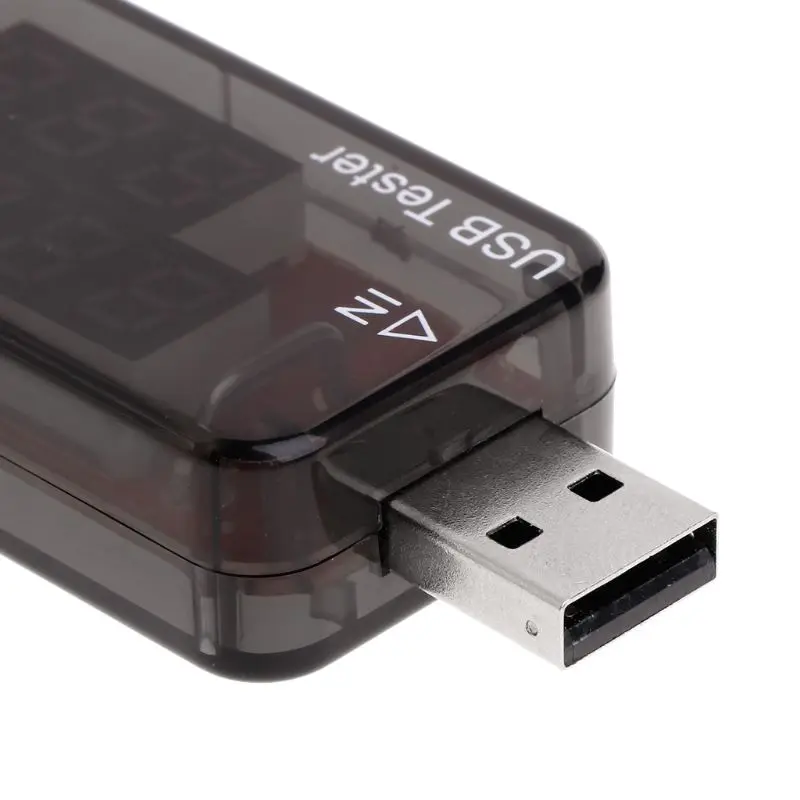 Двухрядный USB тестер зарядного устройства показывает ток напряжения зарядный