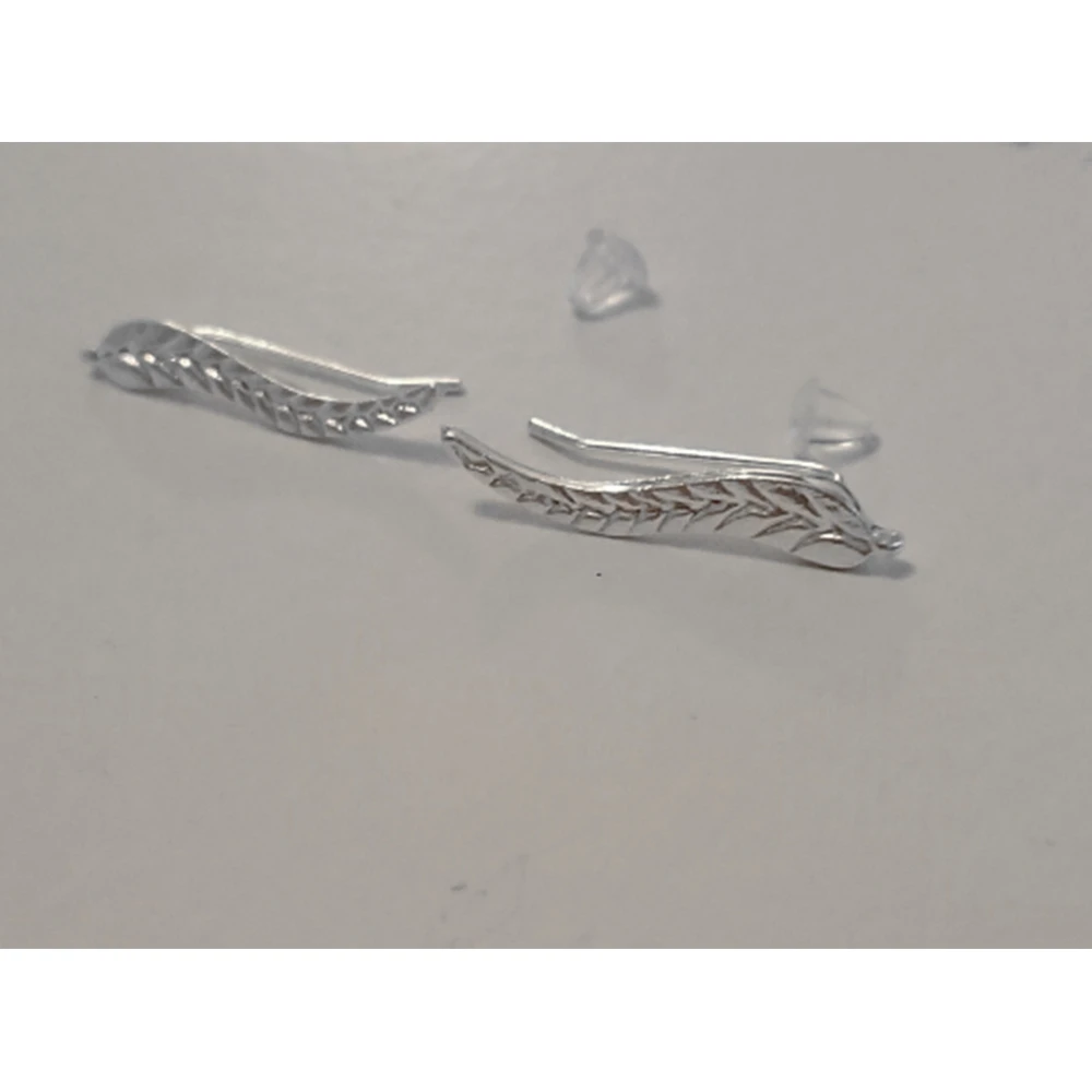

KISSWIFE Fashion Personality Metal Leaf Simple Ear Sweep Wrap Gold Color Ear Climber Leafs Ear Clip Cuffs Earrings for Wo
