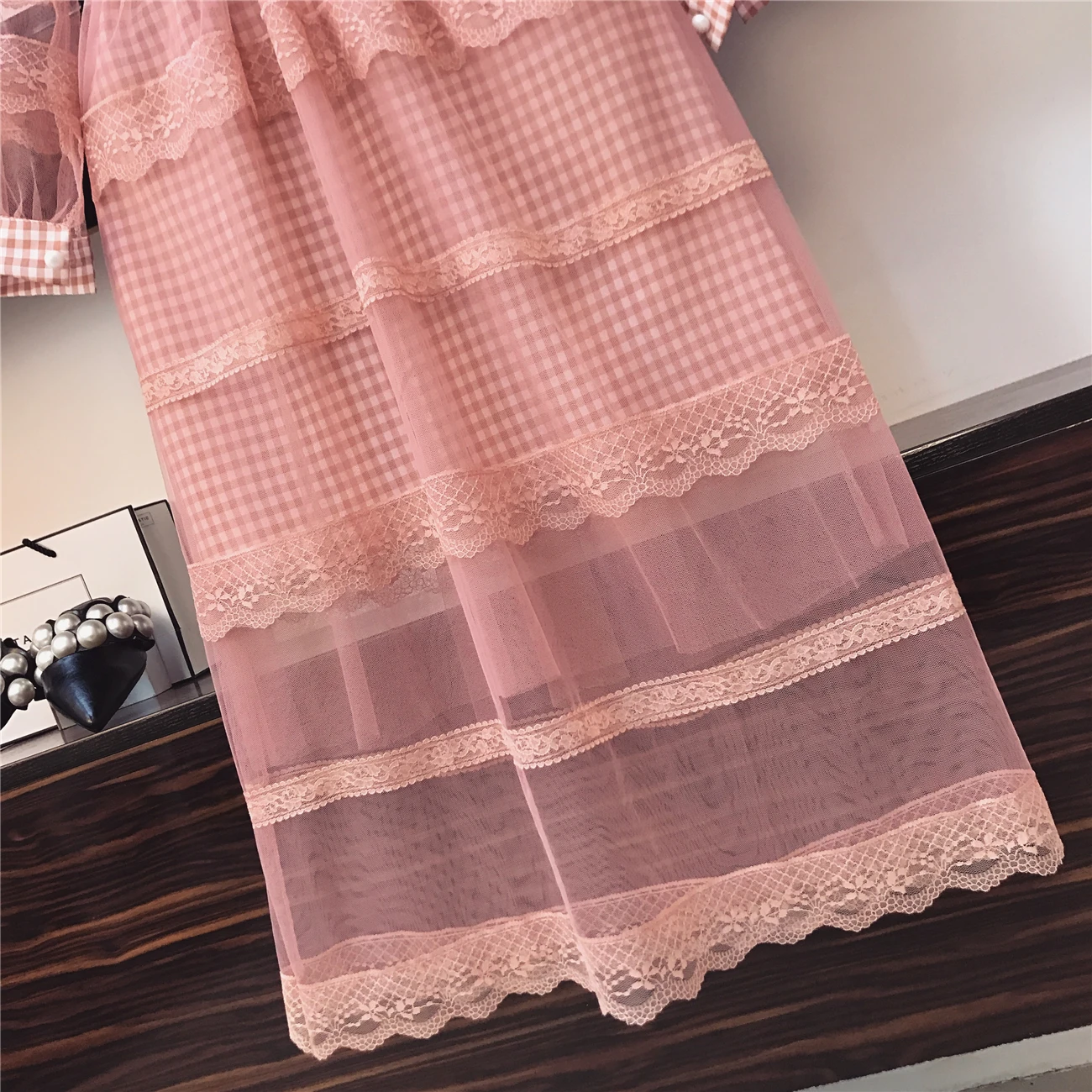 ALPHALMODA 2019 перспективное кружевное платье + в клетку комплект из 2 предметов