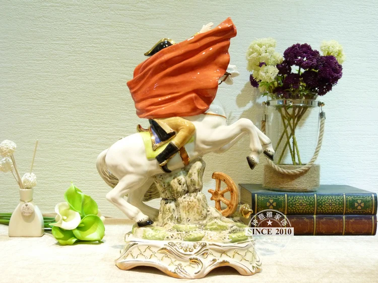 Ретро Высококачественная Европейская керамическая статуя рыцаря Наполеона