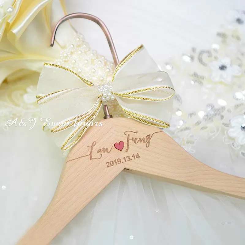 2pcs lot unique Custom Name Wooden Red heart Bride Groom dress Hanger couple birthday gifts Personalized Bridesmaid gift | Дом и сад
