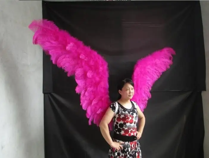 Высококачественные крылья страусиного пера ручной работы модель подиума