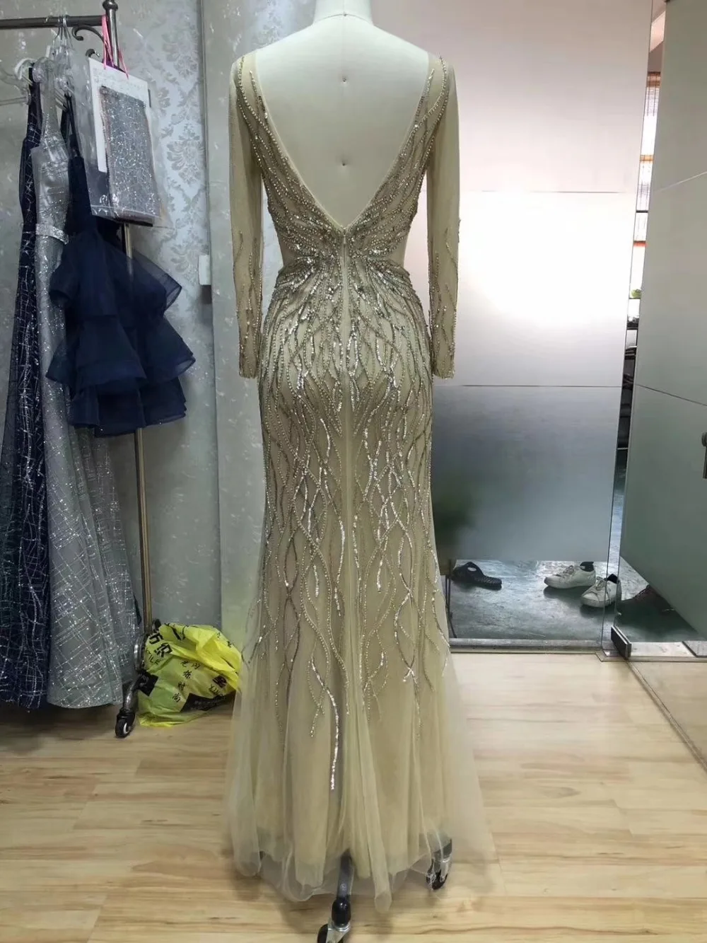 Сексуальные вечерние платья до пола с глубоким вырезом иллюзионные длинным