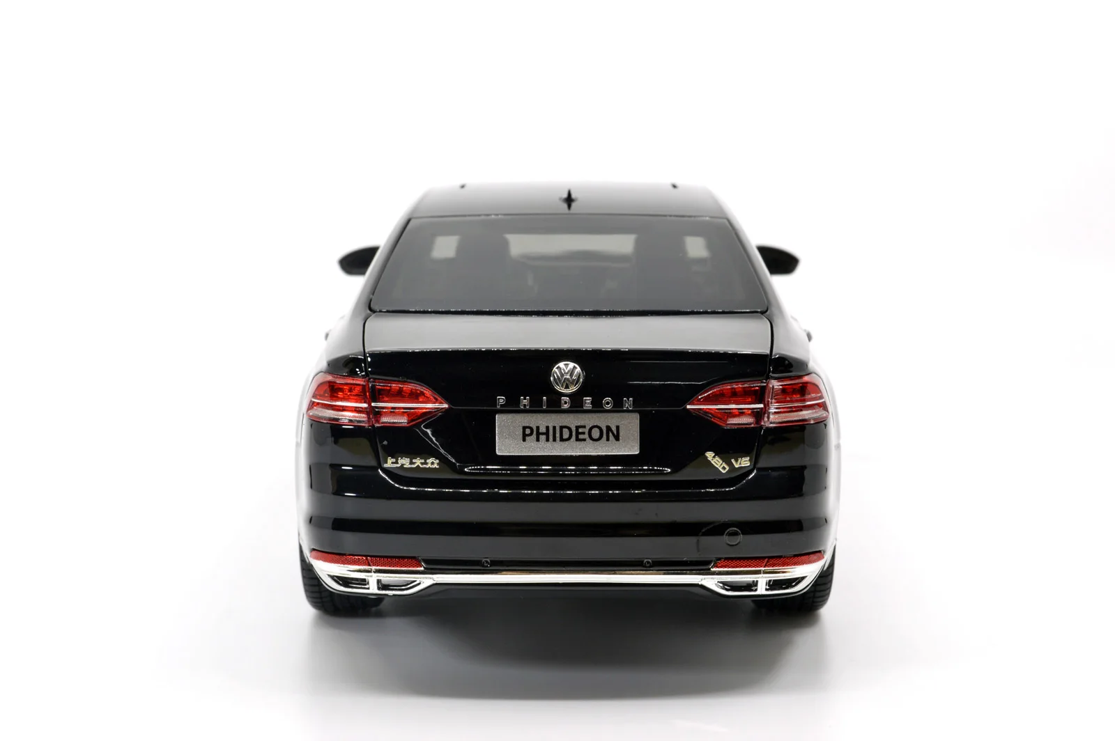 Paudi модель 1/18 1:18 Масштаб Volkswagen Phideon черная литая модель автомобиля Игрушечная модель автомобиля открываются двери