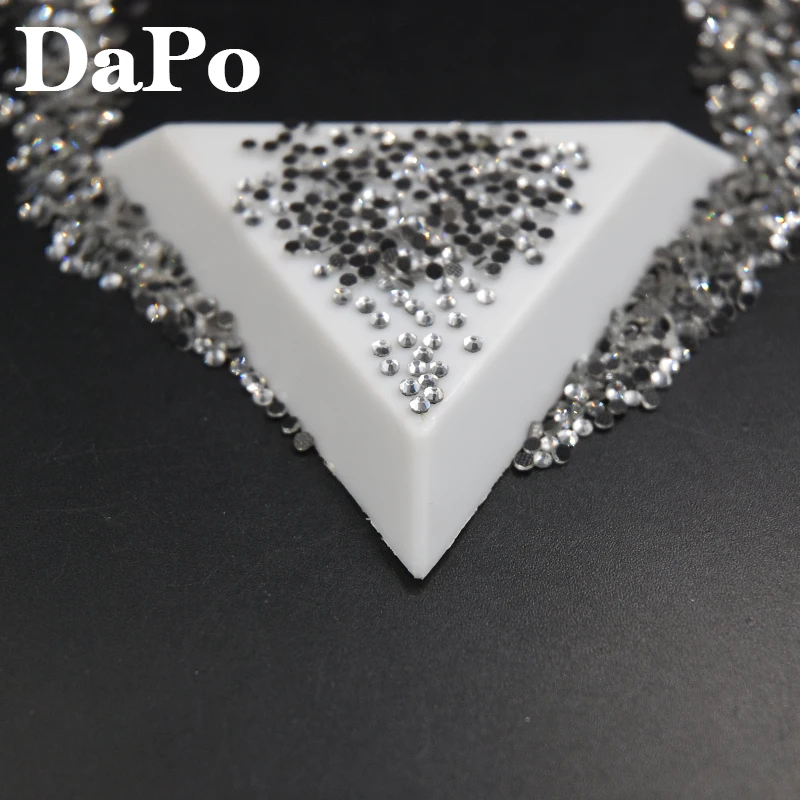 Стразы хорошего качества с прозрачными кристаллами DMC плоской задней