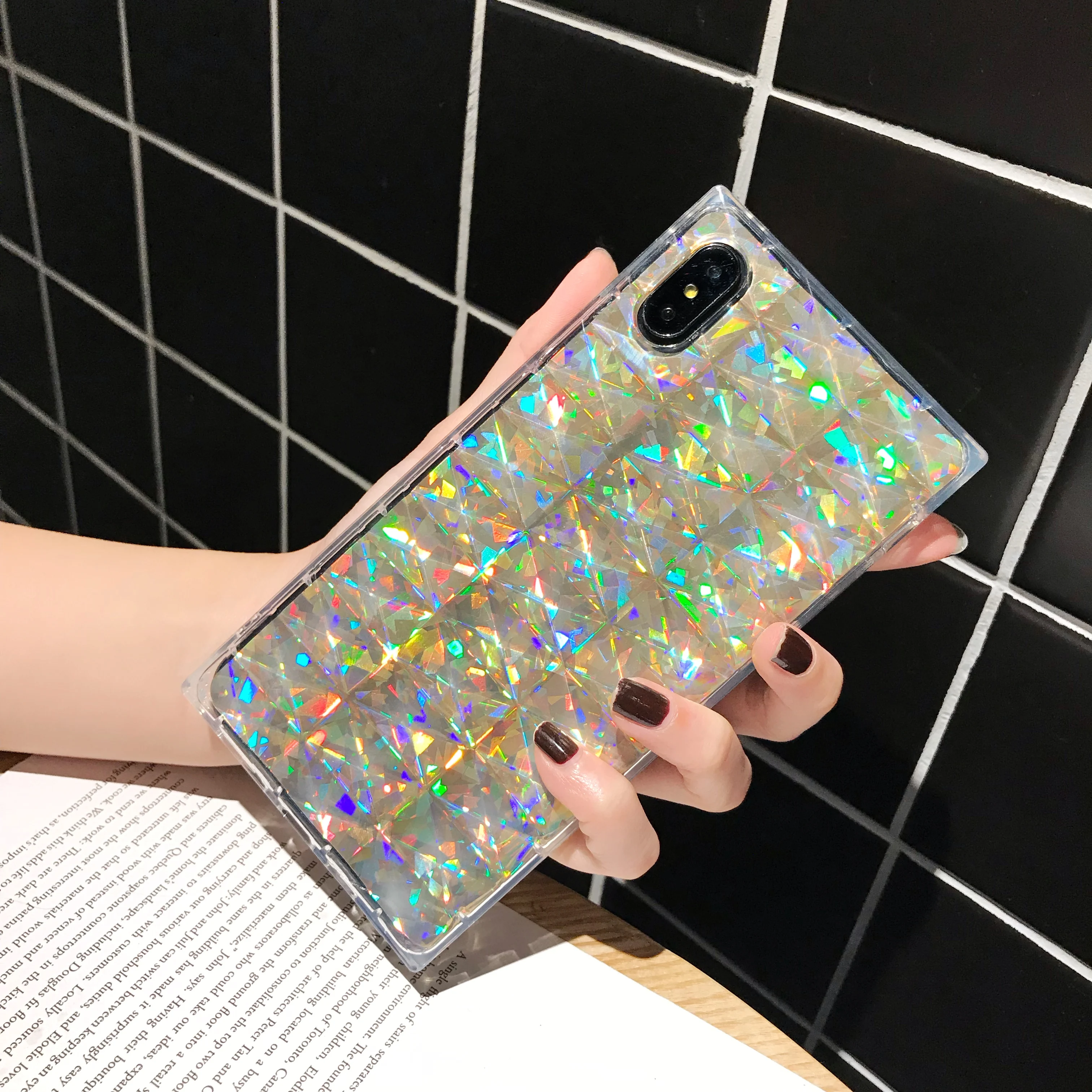 

For iPhone X XR/ XS MAX 11 Pro MAX 6 6S 7 8 Plus Luxury Candy 3D Glitter light Transparent Soft silicon Cover Capa Funda Coque