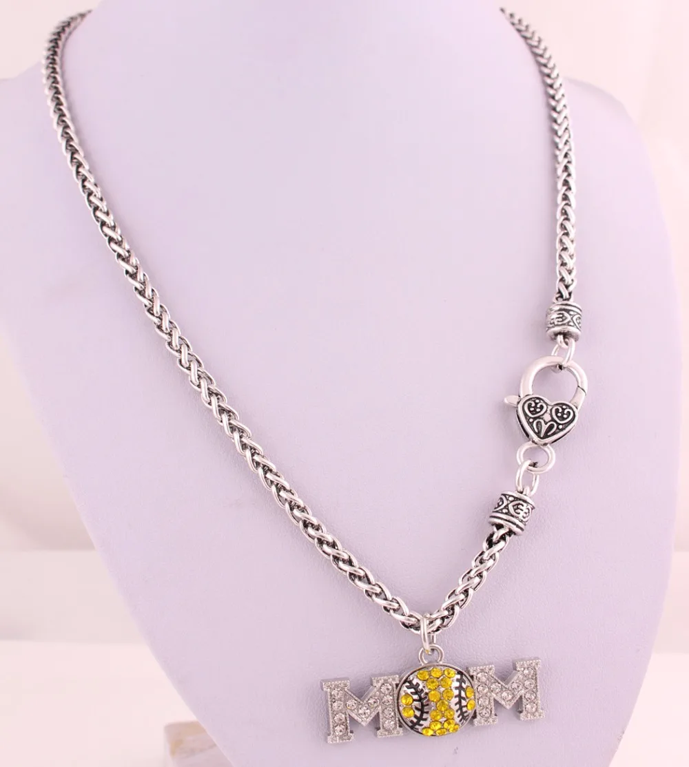 Ожерелье с подвеской в виде сердца и кристаллов для спорта розничной продажи